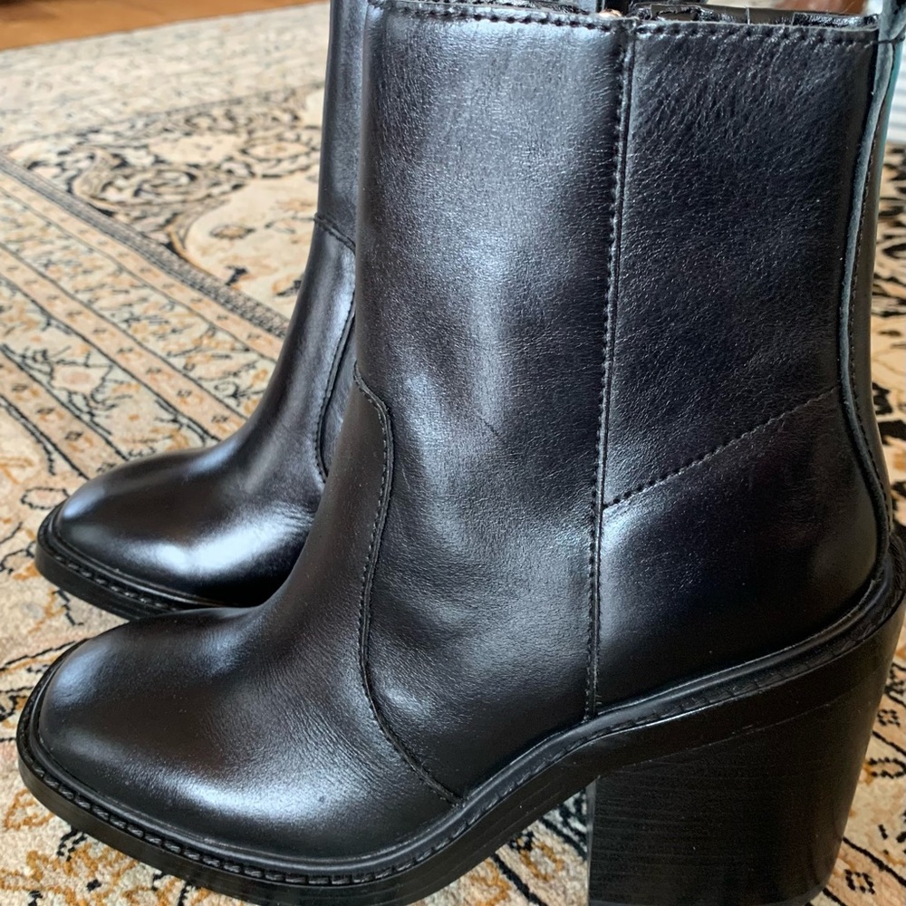 Steve Madden Black Lina Ankle Boots, Size 5.5